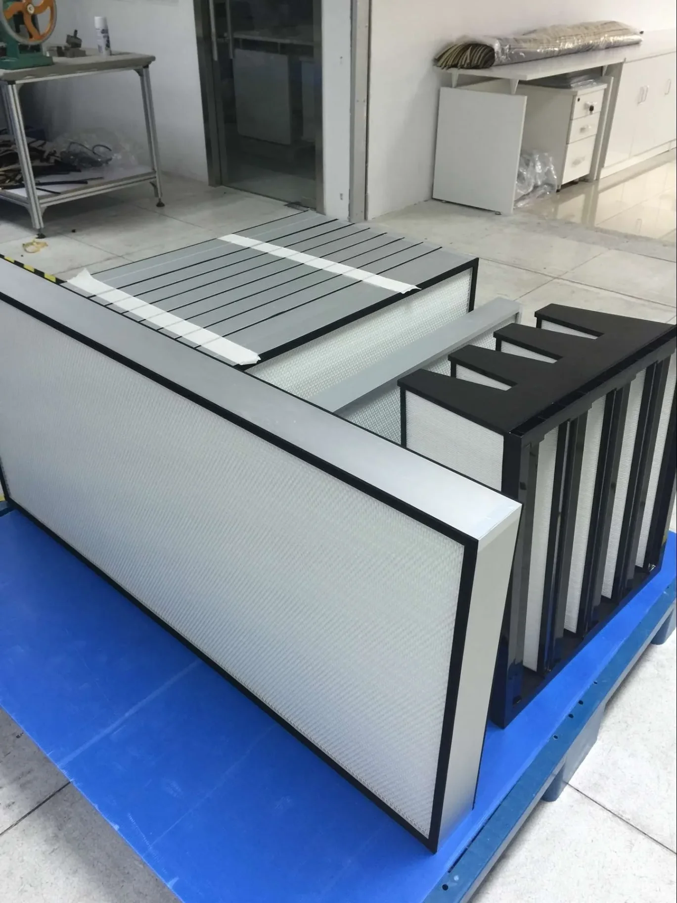 Separation equipment part for industrial filtration
