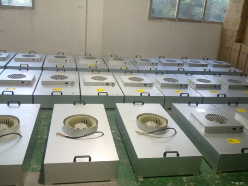 Industrial filter device with clear casing