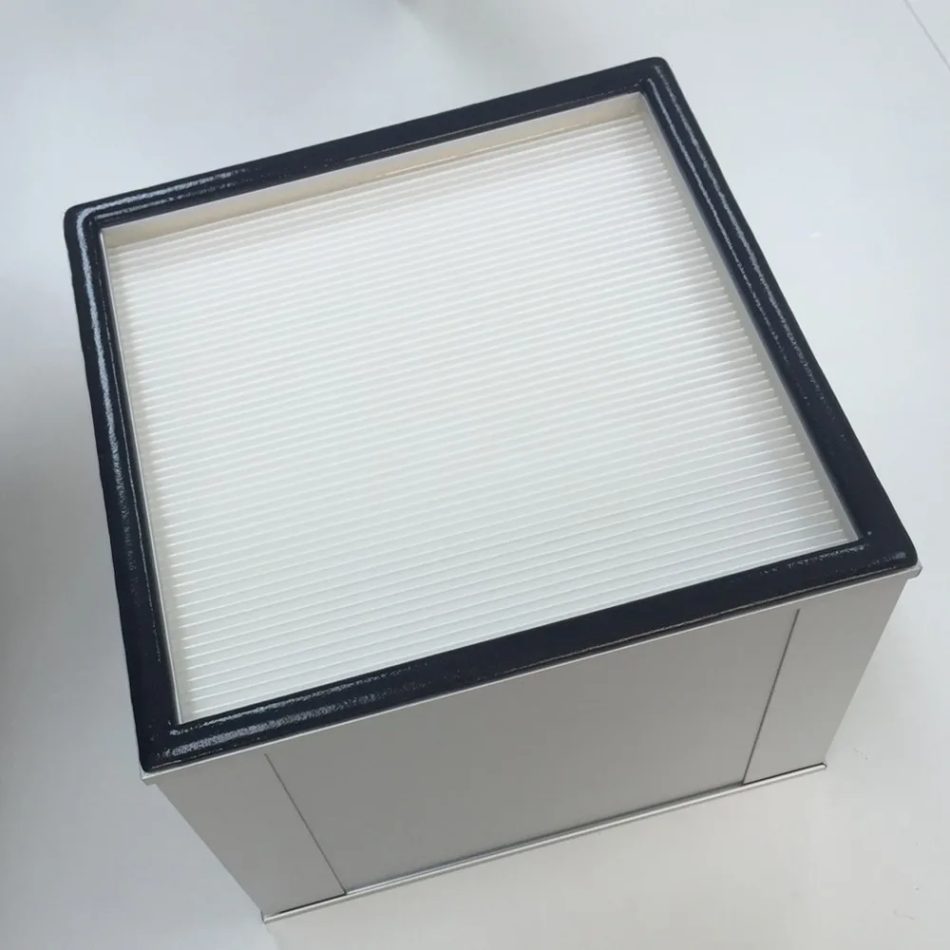 Filter device front perspective