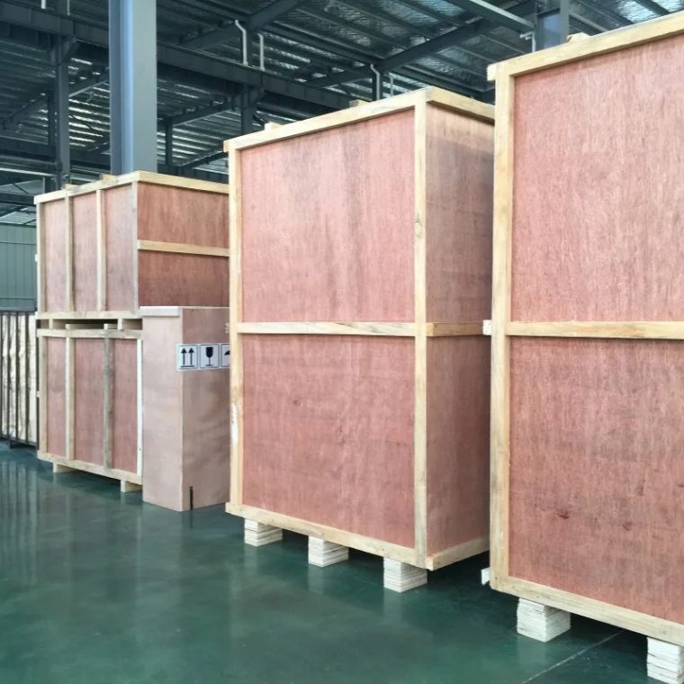 Industrial filter with detailed internal structure